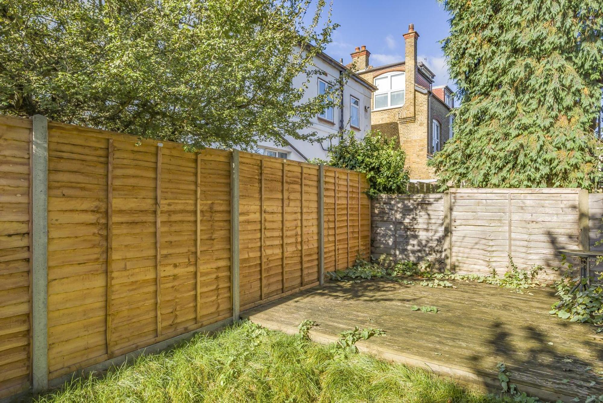 London Calling 3 Bed 3 Baths 5 Mins From Train Into Apartment Winchmore Hill
